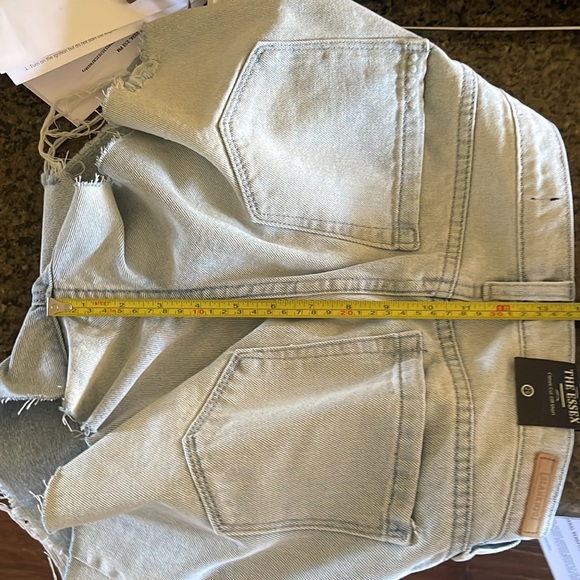 BLANKNYC The Essex Classic Distressed Denim Short sz 29 - Picture 9 of 9